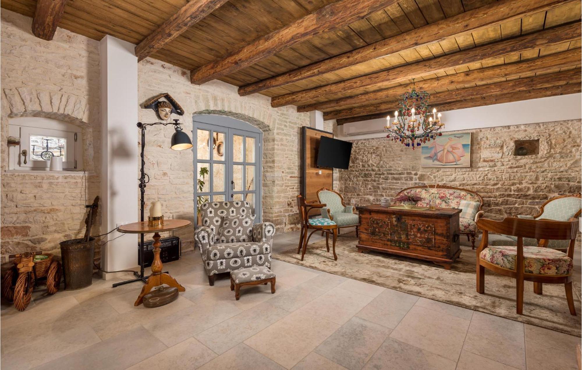 Amazing Home In Foli With Kitchen Zewnętrze zdjęcie