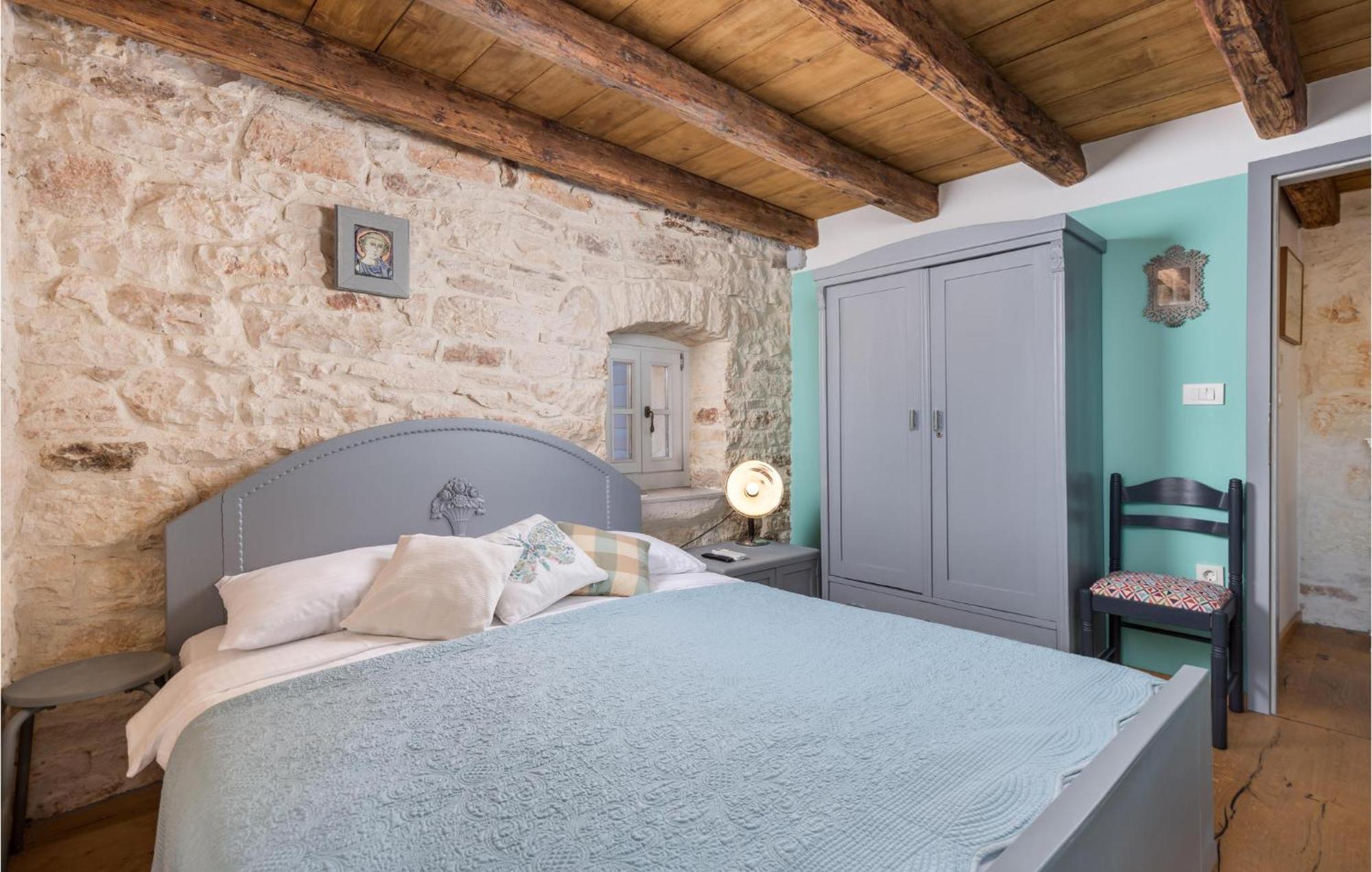 Amazing Home In Foli With Kitchen Zewnętrze zdjęcie