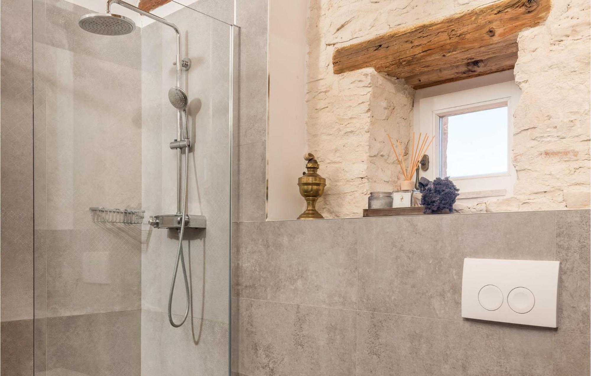 Amazing Home In Foli With Kitchen Zewnętrze zdjęcie